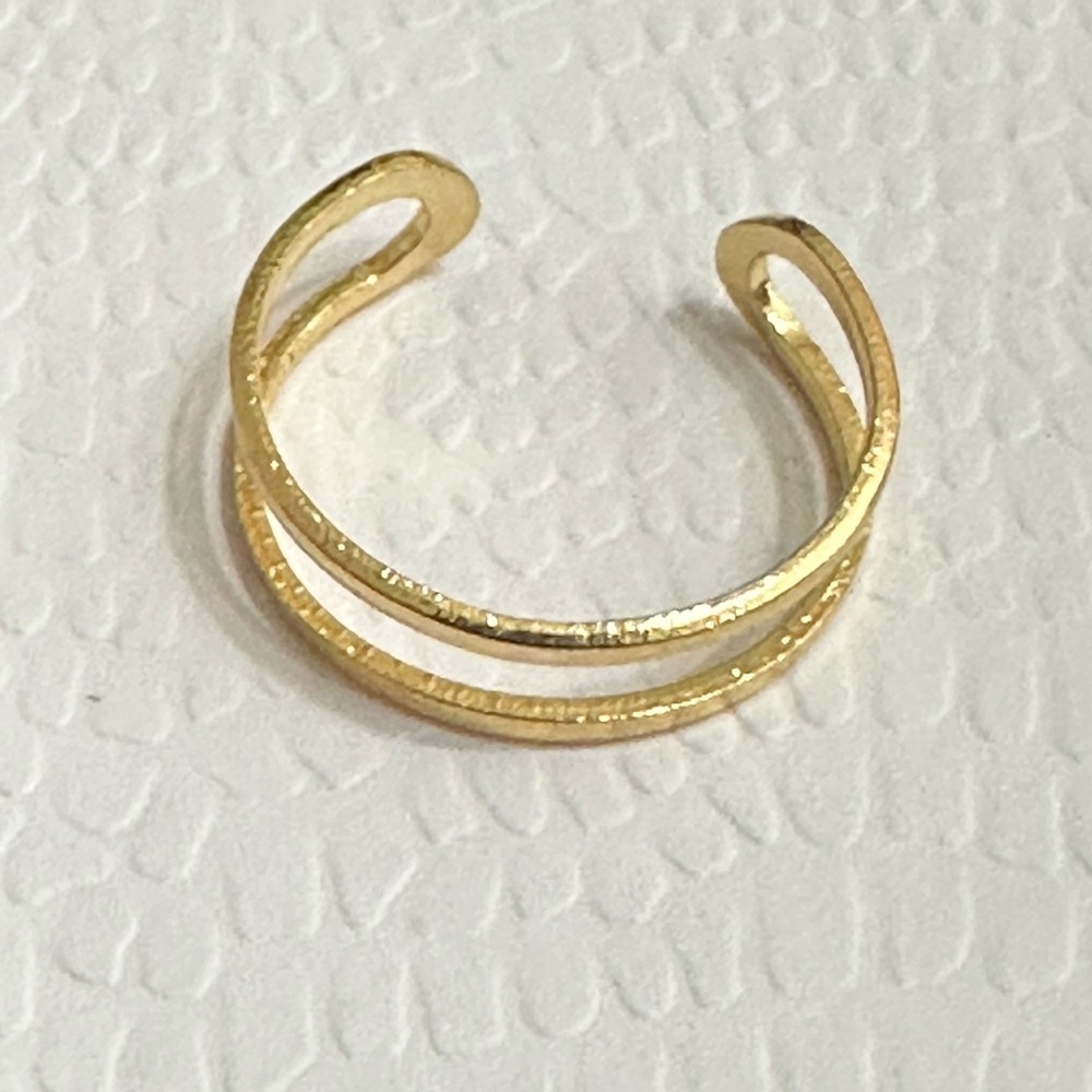 Double band look toe ring. Adjustable